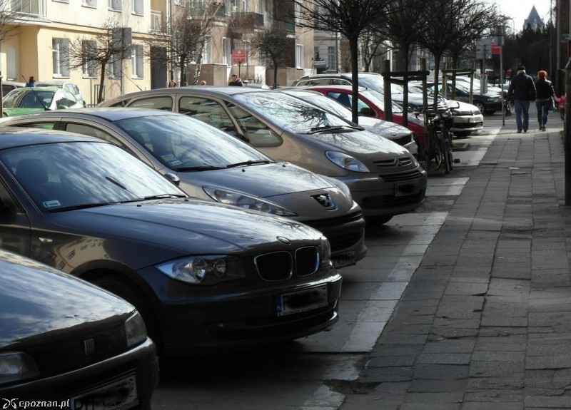 Tak dotychczas parkowano na ul. Słowackiego | fot. ZDM
