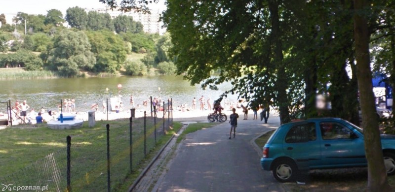Jezioro Winiary od strony ulicy Łazienki | fot. Google Maps