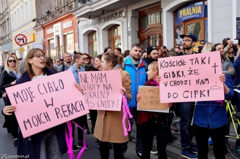 Ubiegłoroczne protesty przeciwko zaostrzeniu przepisów antyaborcyjnych | fot. Włodzimierz  Hoppel