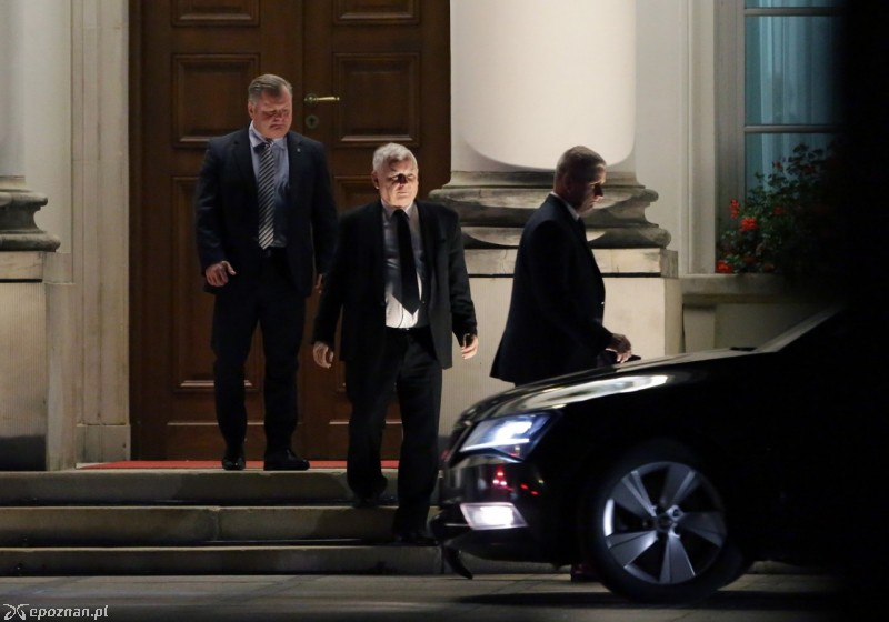 Jarosław Kaczyński opuszcza Pałac Prezydencki | fot. Tomasz Gzell/PAP