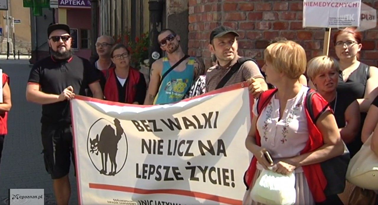 Protest pracowników niemedycznych szpitala przy ul
