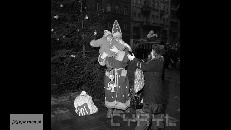fot. Gwiazdor na ulicy Mielżyńskego w 1975 roku