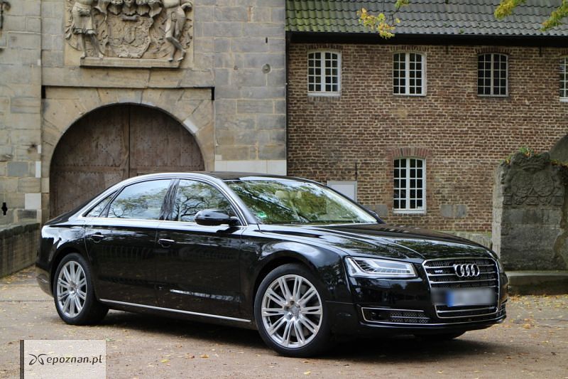 fot. By Robert Basic from Germany - Audi A8 2013Uploaded by AVIA BavARia, CC BY 2.0, https://commons.wikimedia.org/w/index.php?curid=30573172