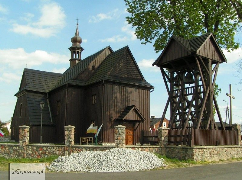 Drewniany kościół Wniebowzięcia NMP w Dębach Szlacheckich | fot. By Kolanin - Praca własna, CC BY-SA 3.0, https://commons.wikimedia.org/w/index.php?curid=2046930