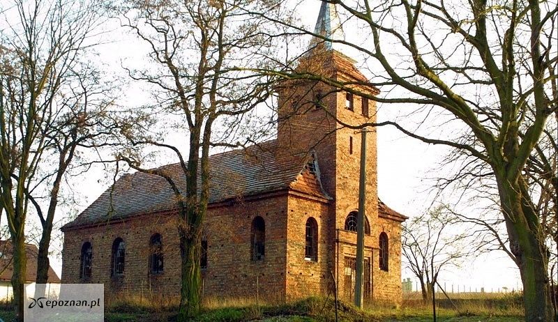 Kościół przed rozbiórką | fot. mzopw, Wikipedia