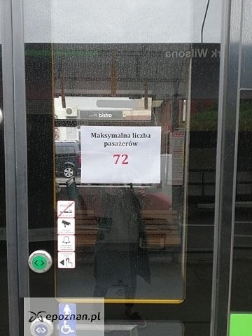 Kartka umieszczona przez pomyłkę na tramwaju w Poznaniu w poniedziałek, 11 maja | fot. Czytelniczka