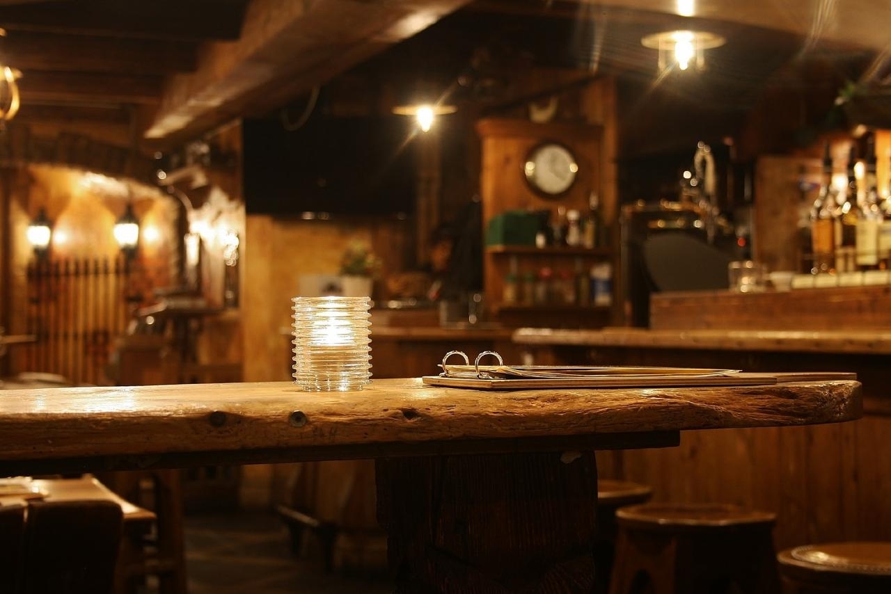 pusty pub, zdjęcie ilustracyjne | fot. DonnaSenzaFiato, Pixabay