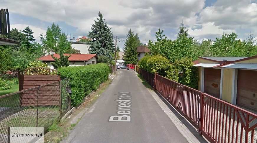 Policjanci pojawili się na niewielkiej ulicy Beresteckiej. | fot. Google Street View