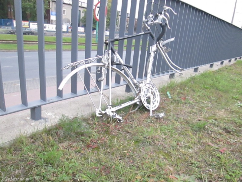 &#8222;Wrak&#8221; roweru z ulicy Hetmańskiej | fot. Nishio Poznań