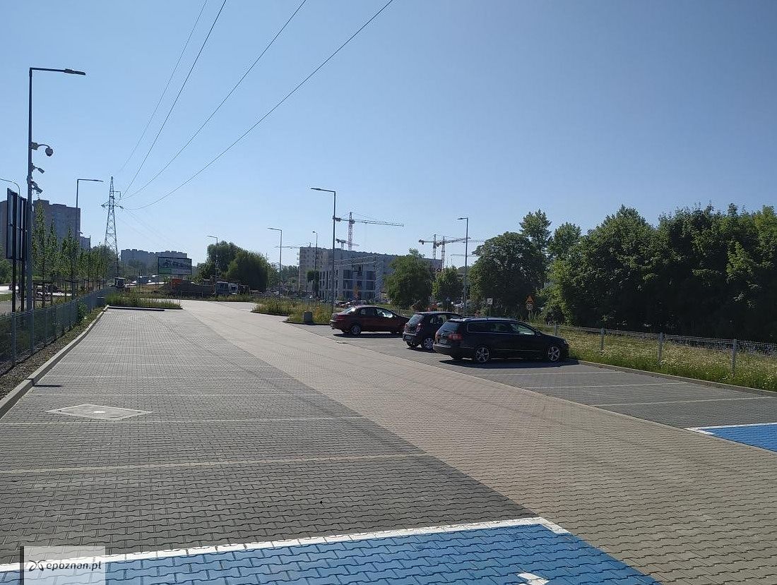 Parking przy rondzie Starołęka | fot. sk