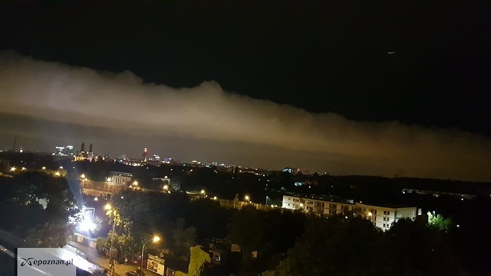 Nocna burza nadciągająca nad Poznań | fot. Magda