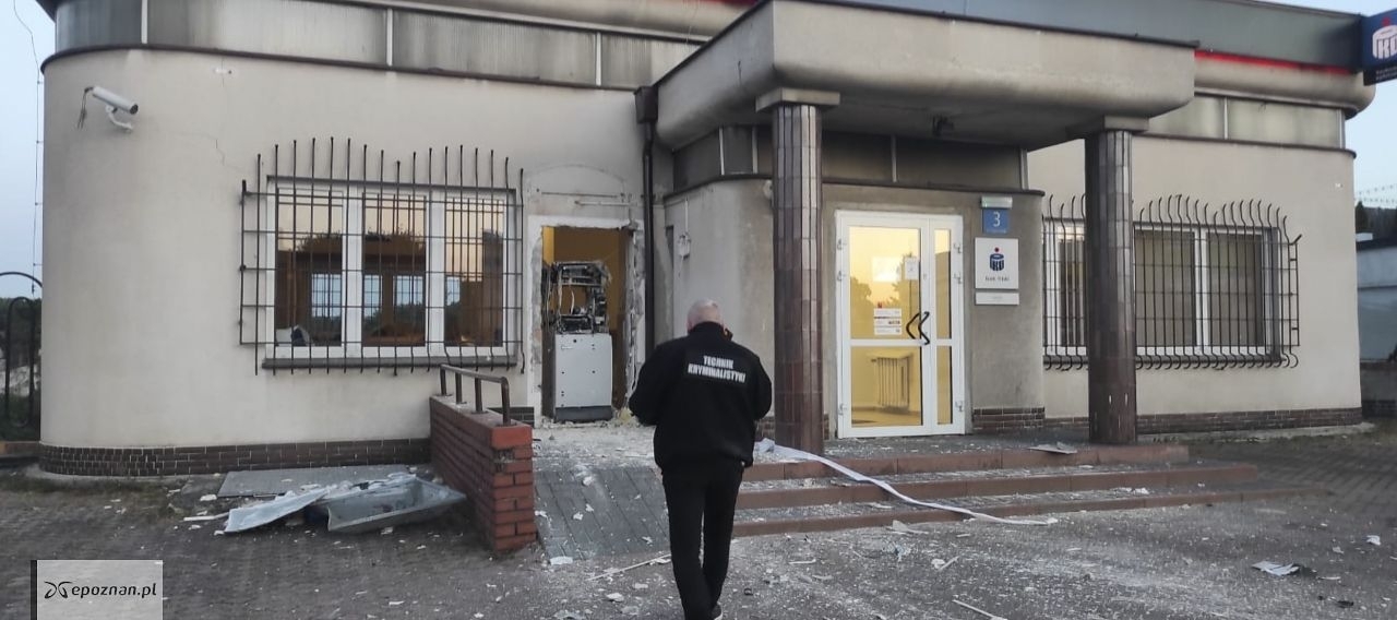 Kilka tygodni temu wysadzono bankomat w Skokach | fot. Policja, archiwum