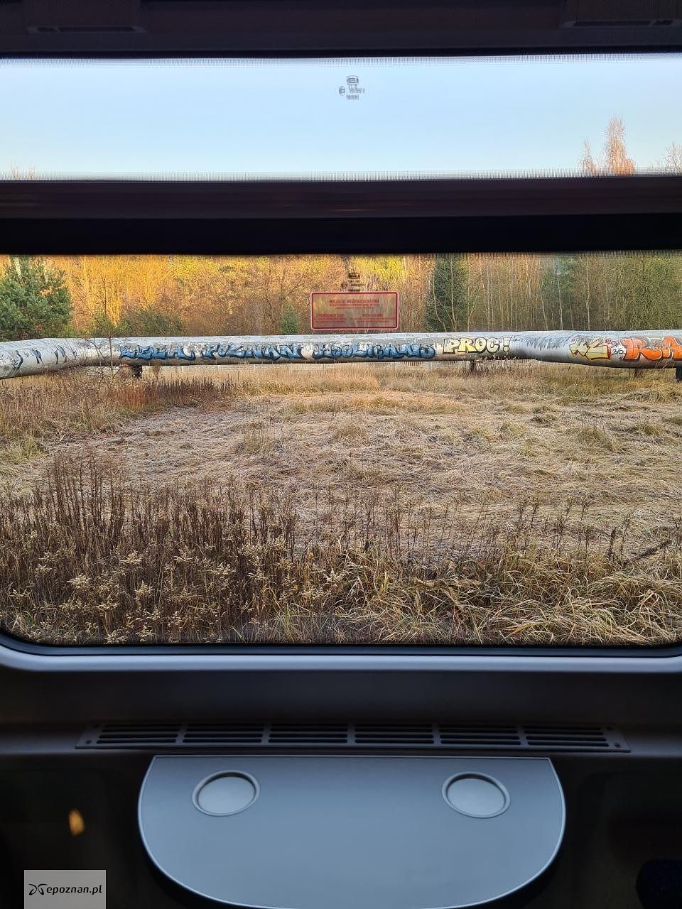 Zdjęcie z zatrzymanego pociągu | fot. Czytelnik