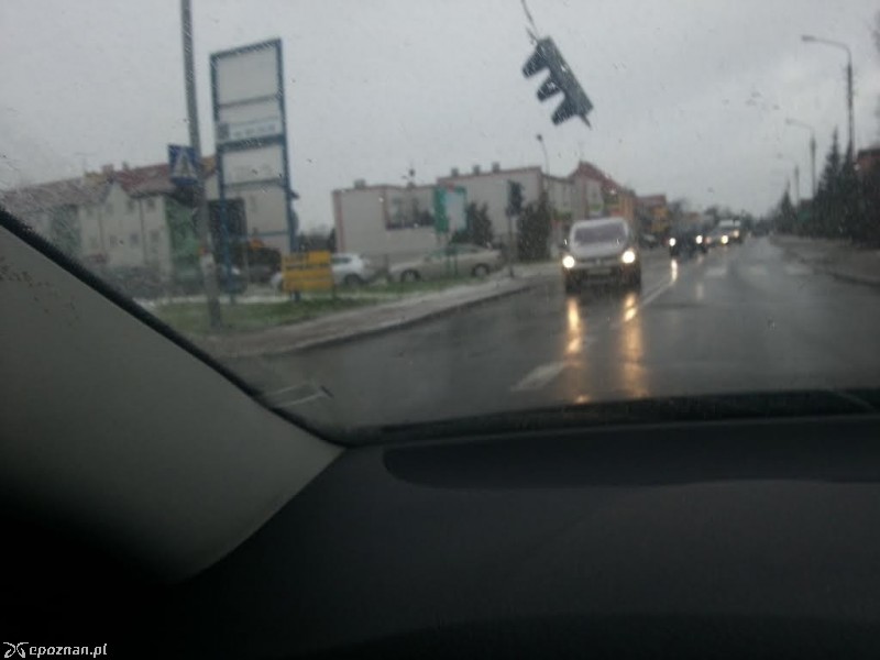 Sygnalizator na skrzyżowaniu Sobieskiego i Targowej w Luboniu | fot. Paweł