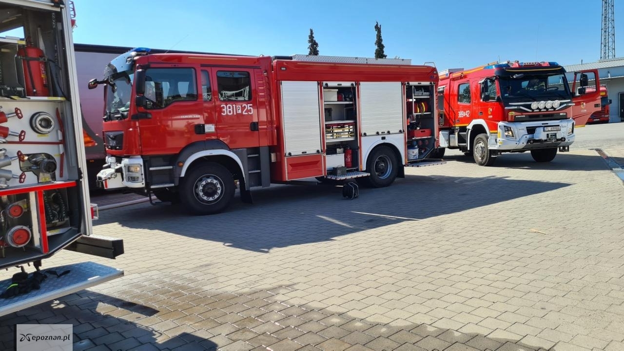 Pożar magazynów przy ul. Fabrycznej w Lesznie. | fot. OSP Leszno-Gronowo